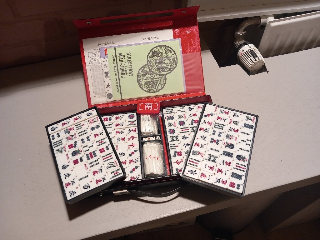 Mahjong vintage spel in koffertje., Drie of vier spelers, Ophalen of Verzenden, Zo goed als nieuw