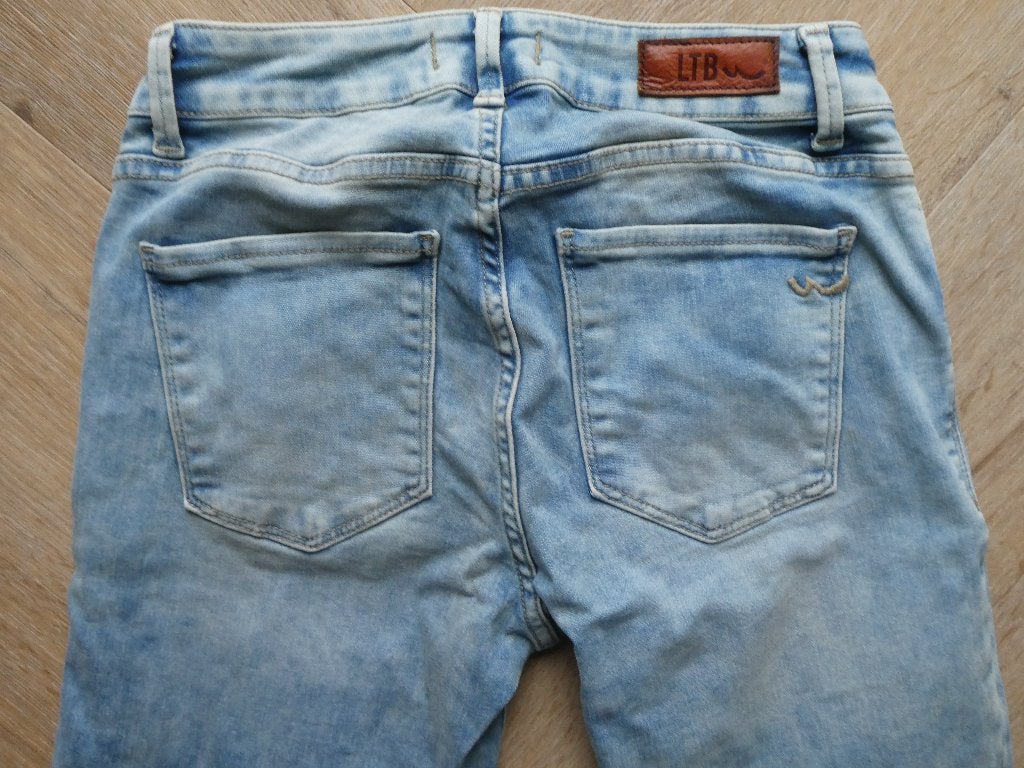 Mooie LTB Nicole, Mid Rise Super Skinny spijkerbroek, 27-30, Blauw, Ophalen of Verzenden, Zo goed als nieuw, LTB