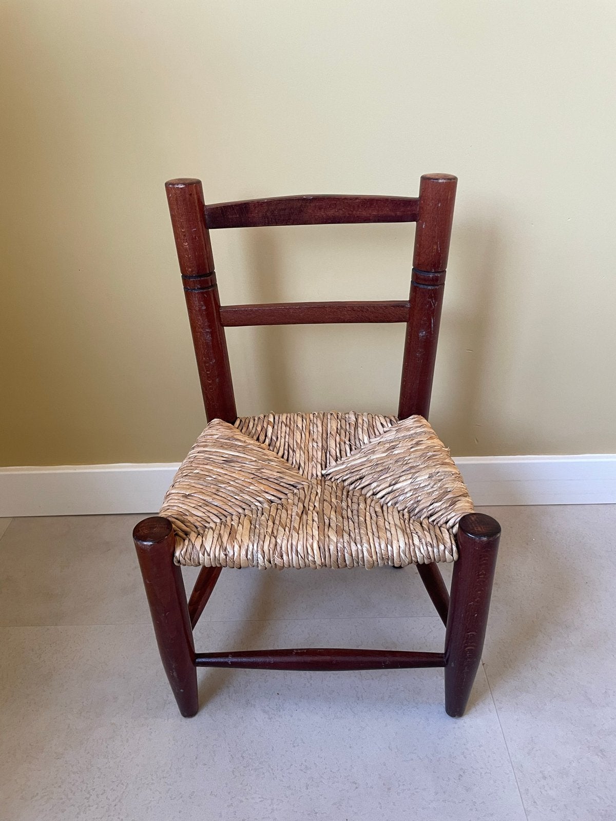Kinderstoeltje / riet en hout - in natuurlijke tinten, Kinderen en Baby's, Kinderstoelen, Ophalen, Gebruikt, Overige typen