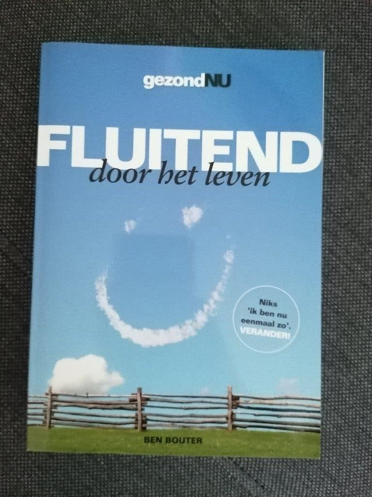 Fluitend door het leven, Ophalen of Verzenden, Zo goed als nieuw