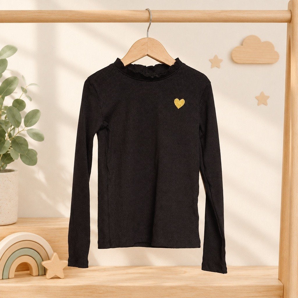 Wibra zwarte ribtop hartje maat 134-140, Kinderen en Baby's, Gebruikt, Jongen of Meisje, Ophalen of Verzenden, Shirt of Longsleeve