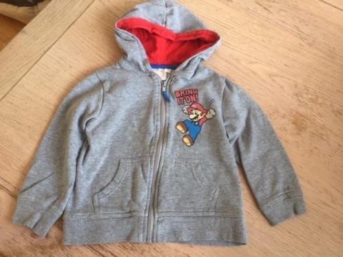 vest grijs 104 nintendo Mario, Ophalen of Verzenden, Zo goed als nieuw, Jongen, Trui of Vest