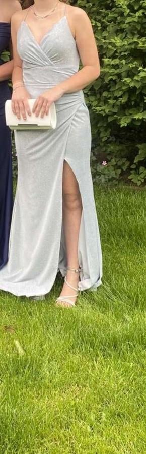 Elegante lichtblauwe galajurk met split, Blauw, Ophalen of Verzenden, Maat 36 (S), Onder de knie