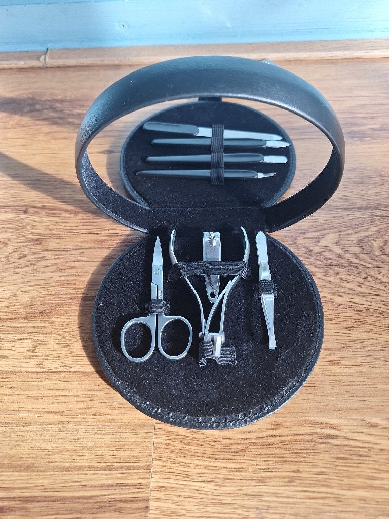Manicureset, Zwart, Nieuw, Ophalen of Verzenden, Handen en Nagels