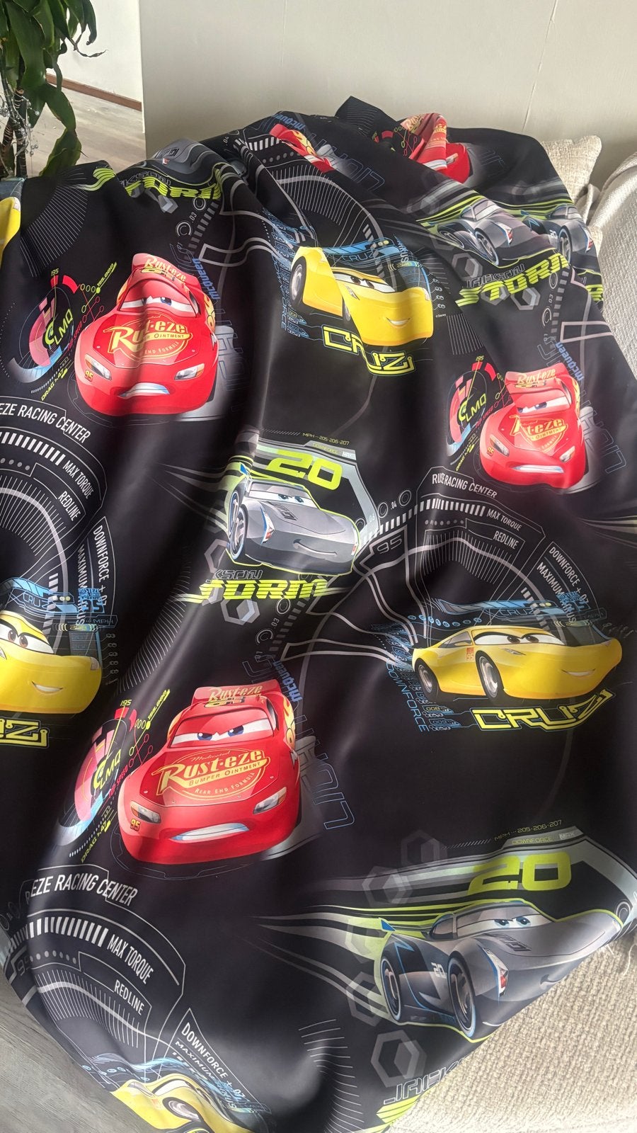 Disney Cars Gordijnen - Bliksem McQueen & Cruz Ramirez, Gebruikt, Gordijnen of Lamellen, Ophalen of Verzenden, Ophangbaar