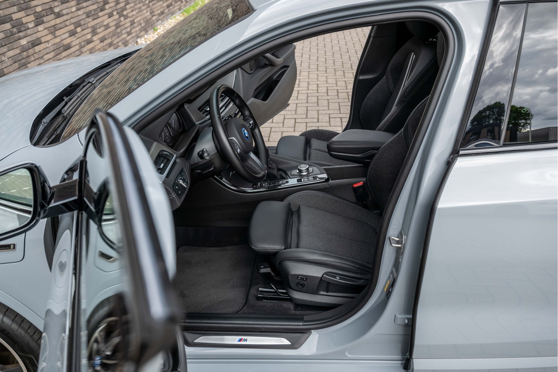 Foto 17 van BMW X2 xDrive25e | M-Sport | Navigatie | Panorama | Head-Up