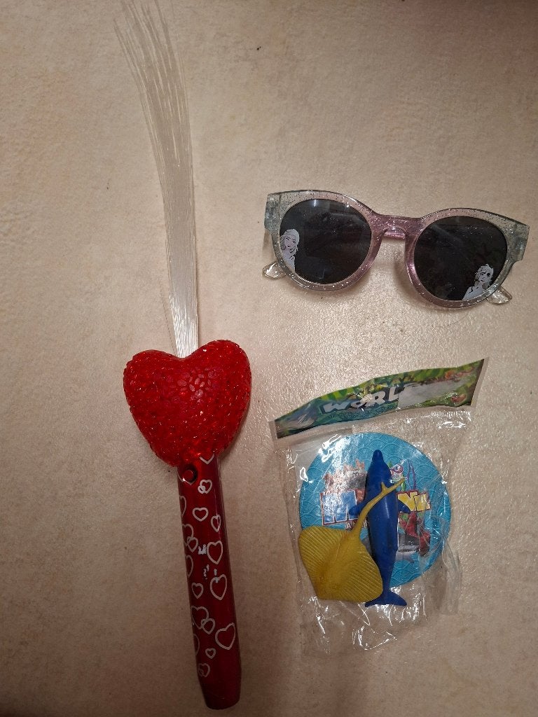 Speelgoed overig gratis zonnebril frozen center parcs lamp, Ophalen of Verzenden, Gebruikt, Jongen of Meisje