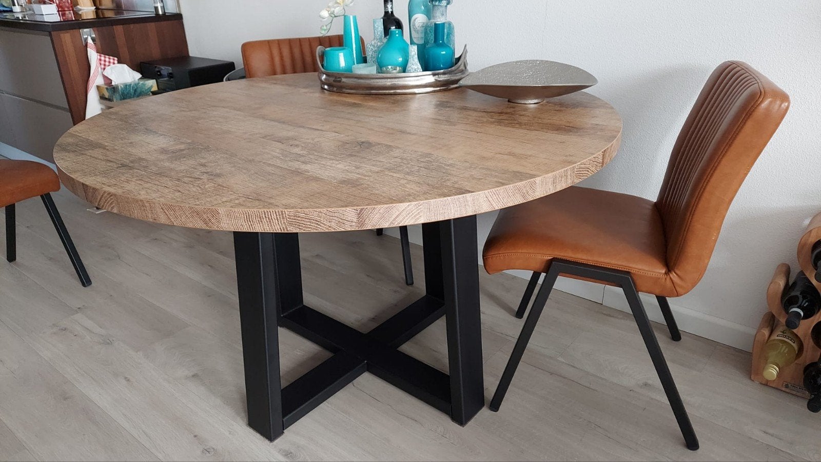 Ronde eettafel 130 cm met mangolook, Huis en Inrichting, Tafels | Eettafels, 100 tot 150 cm, 100 tot 150 cm, Rond, Kunststof, Ophalen