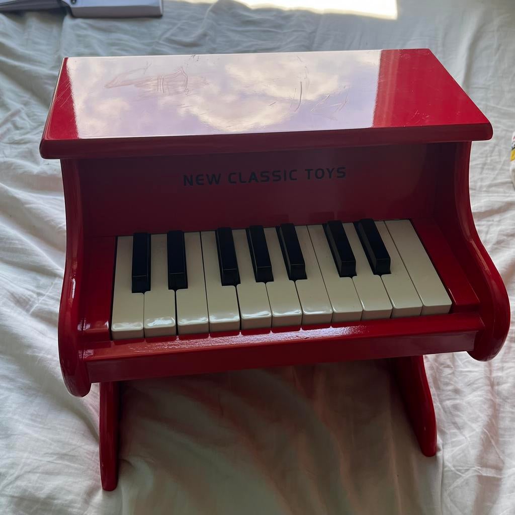 Kinder Piano Rood | New Classic Toys, Ophalen, Zo goed als nieuw