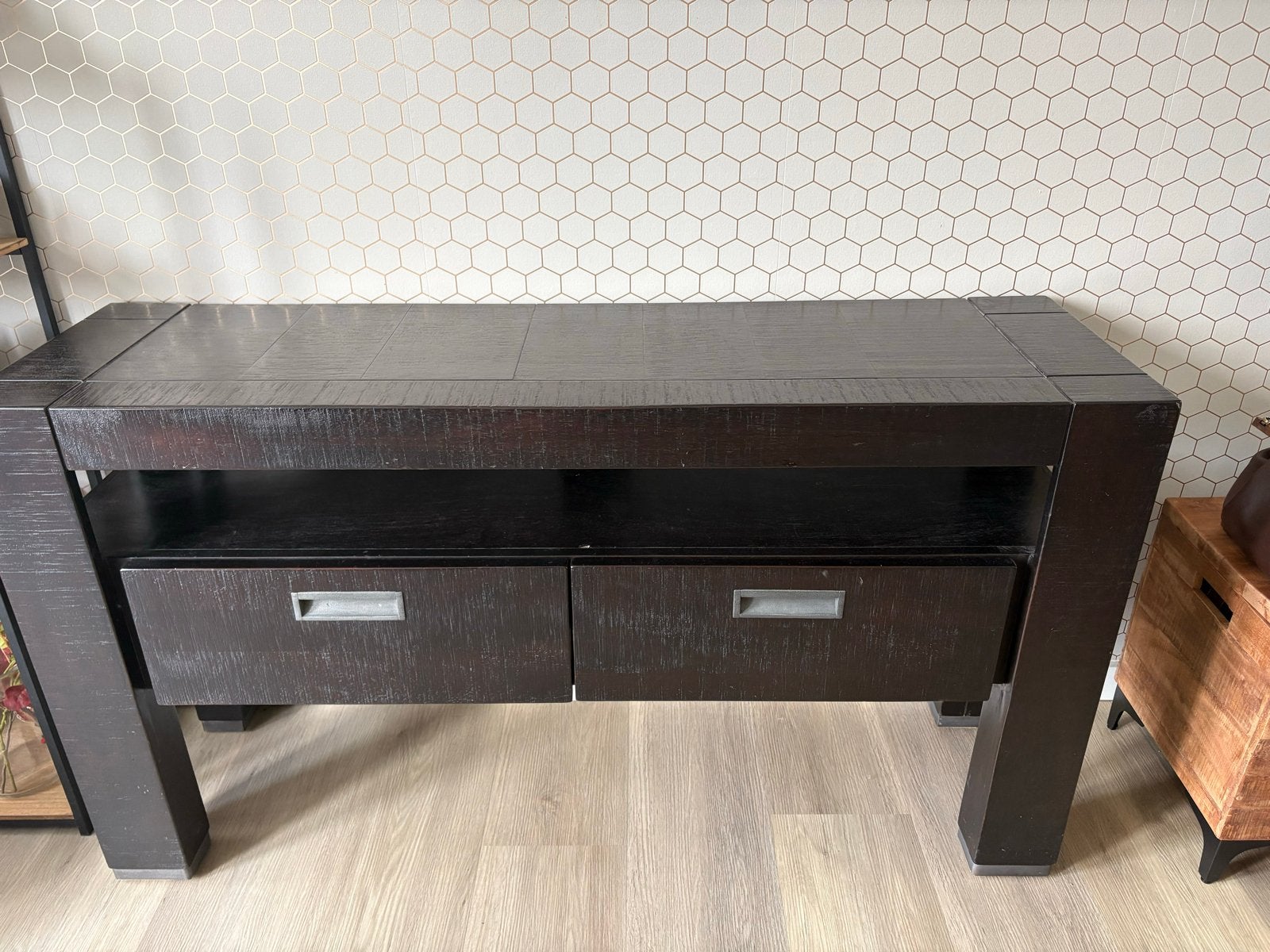 Stijlvolle donkerbruine wandtafel met lades, Huis en Inrichting, Tafels | Sidetables, Ophalen, Gebruikt, 100 tot 150 cm, Overige houtsoorten
