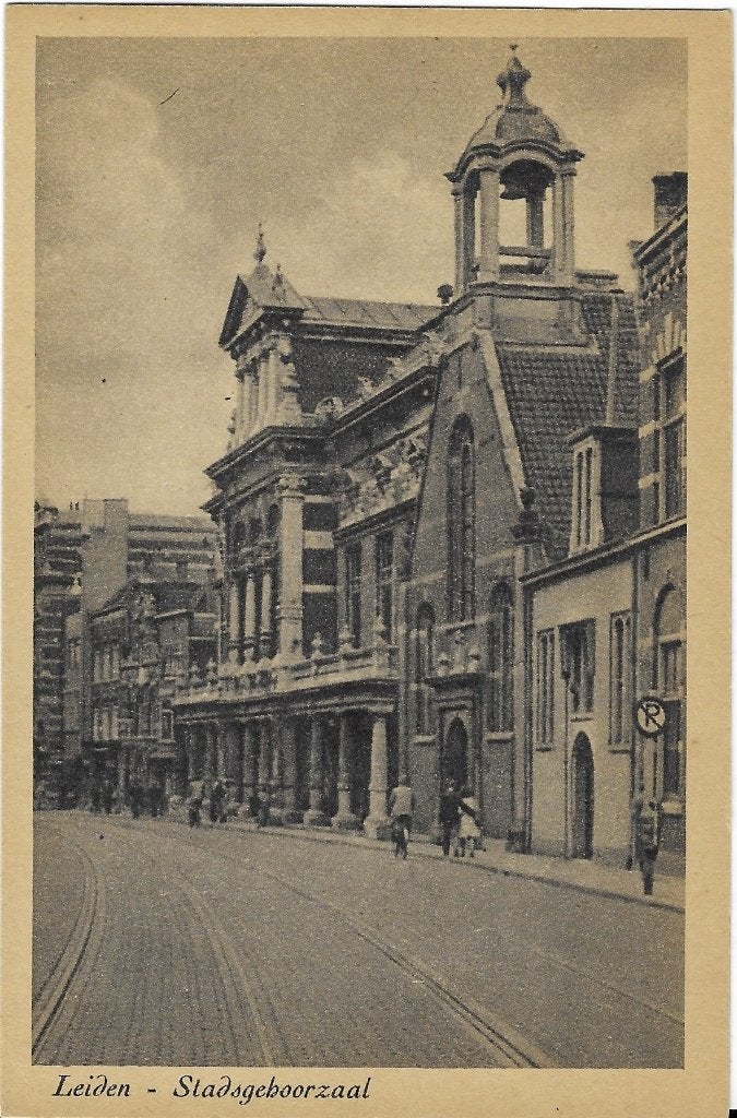 Leiden, Stadsgehoorzaal, toren, klok, tramrails, fietser, Verzenden, 1940 tot 1960, Ongelopen, Zuid-Holland