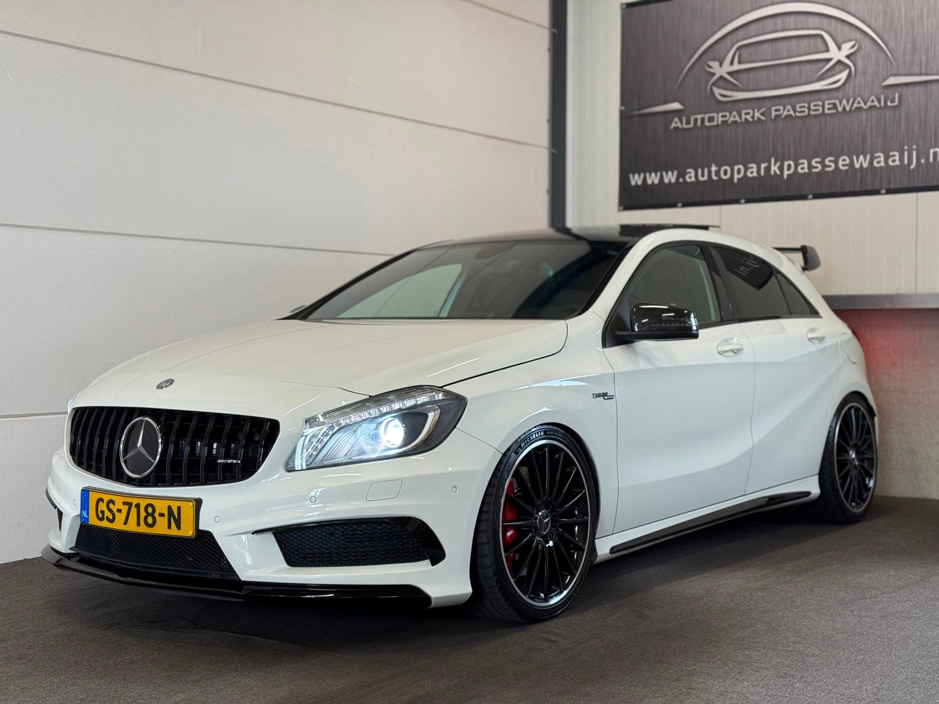 Mercedes-Benz A-klasse AMG 45 4MATIC Edition 1 Pano Aero, Ca, Auto's, Automaat, Dealer onderhouden, Gebruikt, 4 cilinders