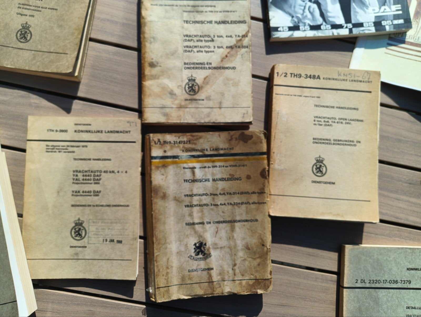 DAF Legervoertuigen Handleidingen Collectie, Ophalen of Verzenden, Gelezen, Ministerie van Defensie, Koninklijke Landmacht