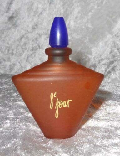 Volle parfum mini - Yves rocher 8e jour, Ophalen of Verzenden, Zo goed als nieuw, Miniatuur, Gevuld