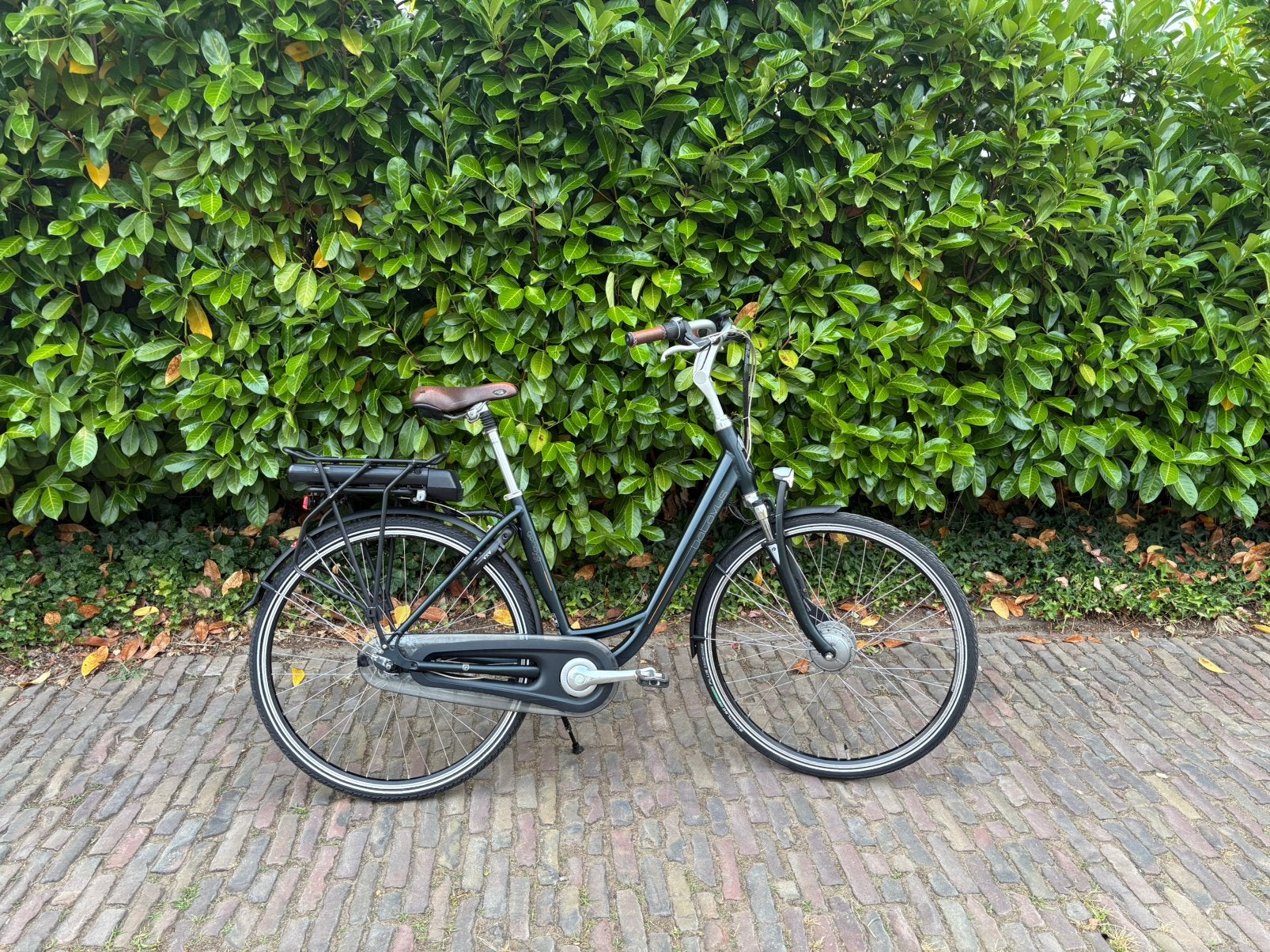 Batavus Genova E-Go Elektrische Fiets Nieuwe Accu met bon, Fietsen en Brommers, Fietsen | Dames | Damesfietsen, Zo goed als nieuw