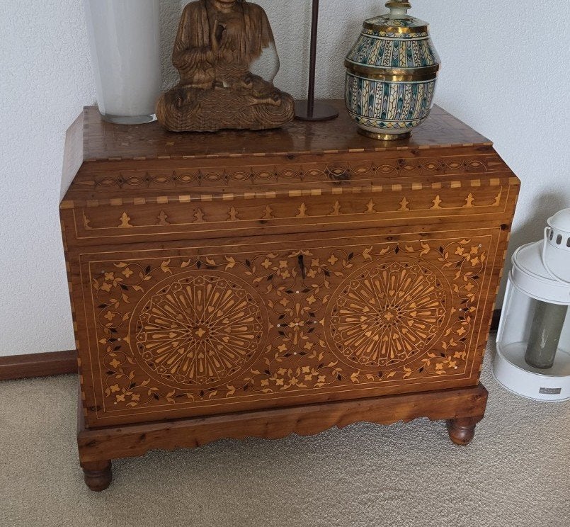 Prachtige vintage houten dekenkist met bijzonder inlegwerk, Ophalen, Gebruikt, 50 tot 100 cm, 75 – 100