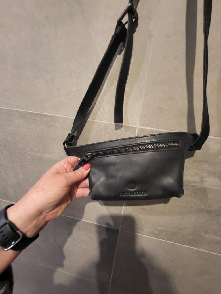 Mommacbags Zwart Leren Heuptasje / Crossbody Tasje, Ophalen of Verzenden, Zo goed als nieuw, Zwart, Schoudertasje