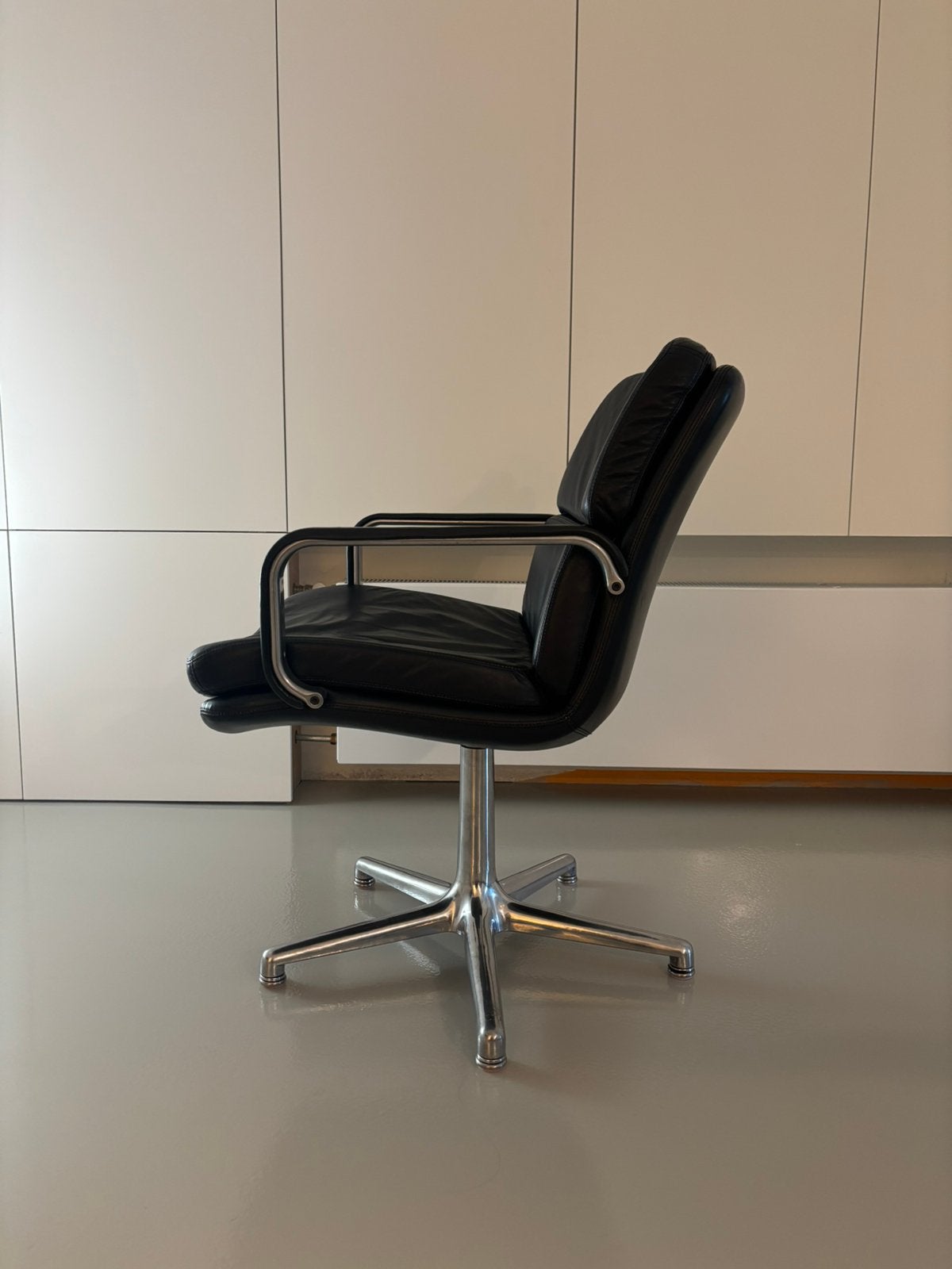 Artifort Geoffrey Harcourt Draaifauteuil, Huis en Inrichting, Ophalen of Verzenden, Zo goed als nieuw, 75 tot 100 cm, 50 tot 75 cm