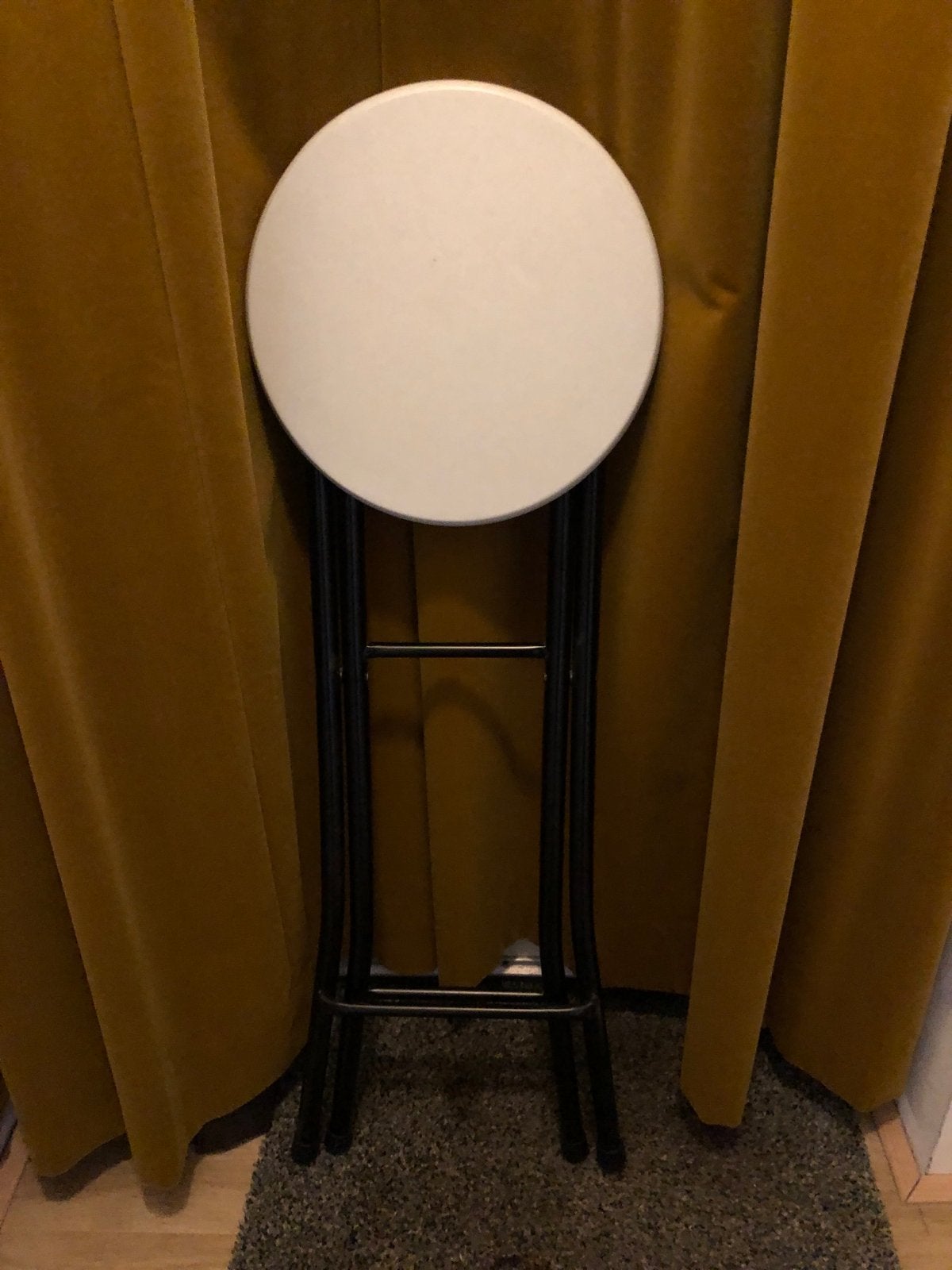 Zwart -Witte opvouwbare kruk 71 cm hoog, Huis en Inrichting, Kunststof, Gebruikt, 60 tot 90 cm, Ophalen of Verzenden
