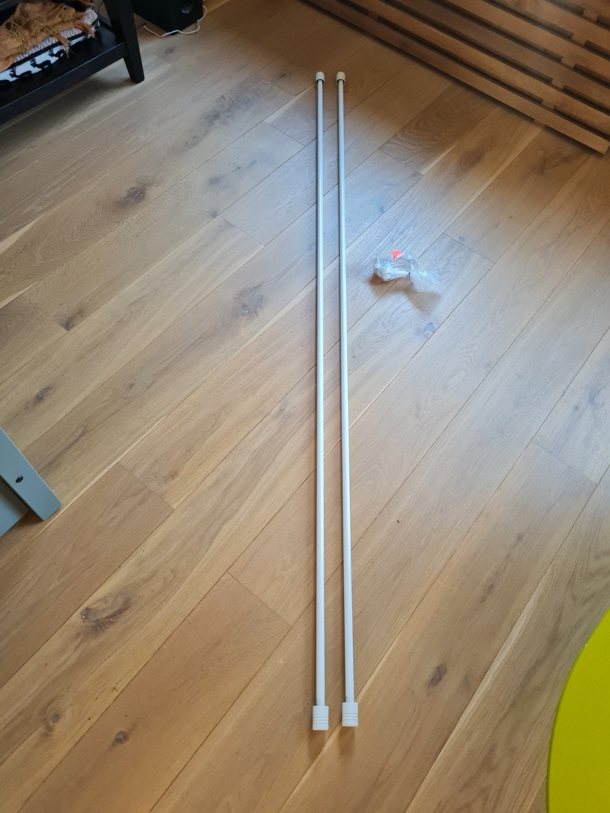 Witte uittrekbare gordijnroede cilinder Ø 16 mm (200-300 cm), Ophalen, Inclusief montageonderdelen, 200 cm, Gebruikt
