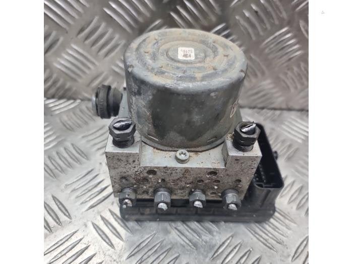 ABS Pomp van een Renault Trafic, Gebruikt, -, Renault, -