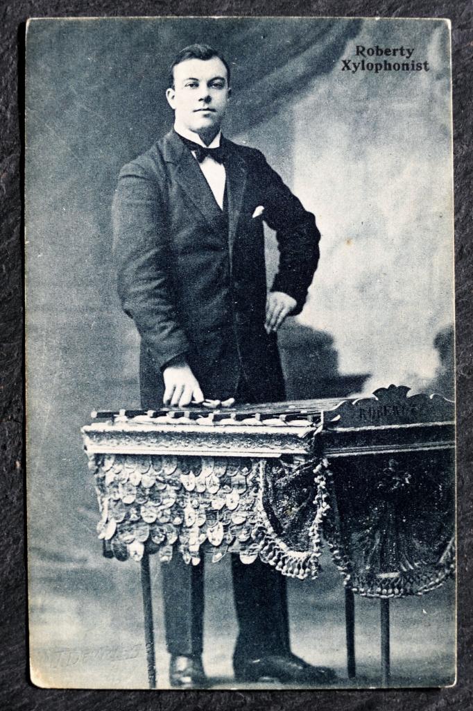 Xylophonist Roberty met zijn prachtige xylofoon, Verzenden, Voor 1920, Ongelopen, Muziek