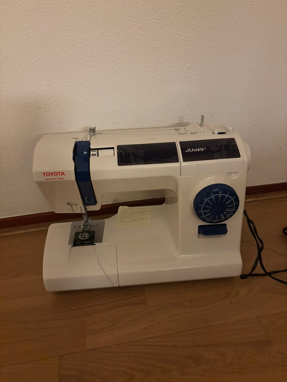 Toyota naaimachine, Ophalen of Verzenden, Zo goed als nieuw, Naaimachine, Overige merken