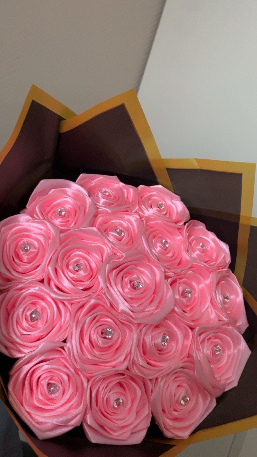 18 roze zelfgemaakte rozen met diamantjes, Huis en Inrichting, Ophalen, Nieuw, Boeket, Roze