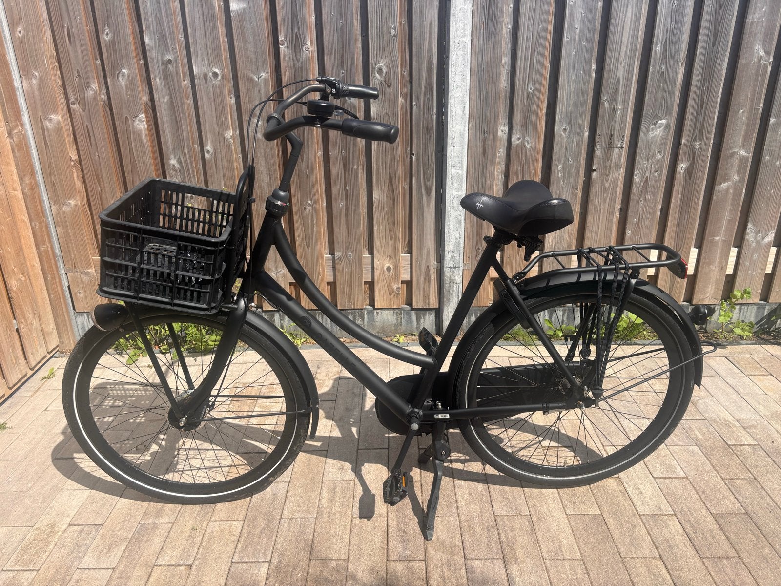 Zwarte Gazelle PuurNL Midnight damesfiets met drager+ krat, Fietsen en Brommers, Fietsen | Dames | Damesfietsen, Terugtraprem