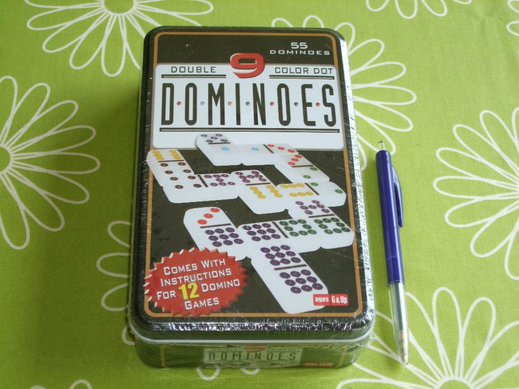 Nieuw in seal: Double 9 color dot domino, Vijf spelers of meer, Ophalen of Verzenden, Nieuw