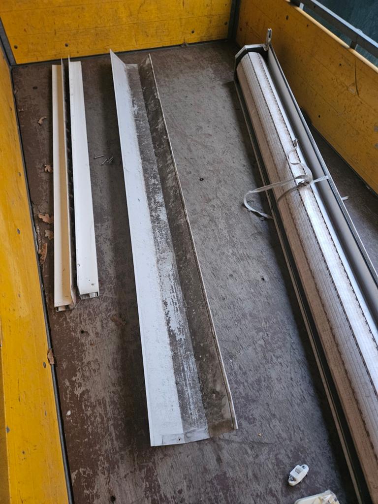 Rolgordijn met toebehoren gratis, Doe-het-zelf en Verbouw, Rolluiken, Ophalen, Minder dan 100 cm