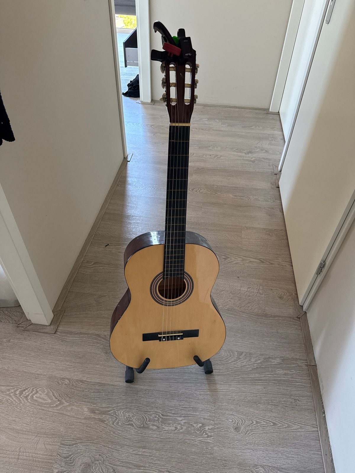 Klassieke gitaar met capo en standaard, Ophalen, Gebruikt, Klassieke of Spaanse gitaar