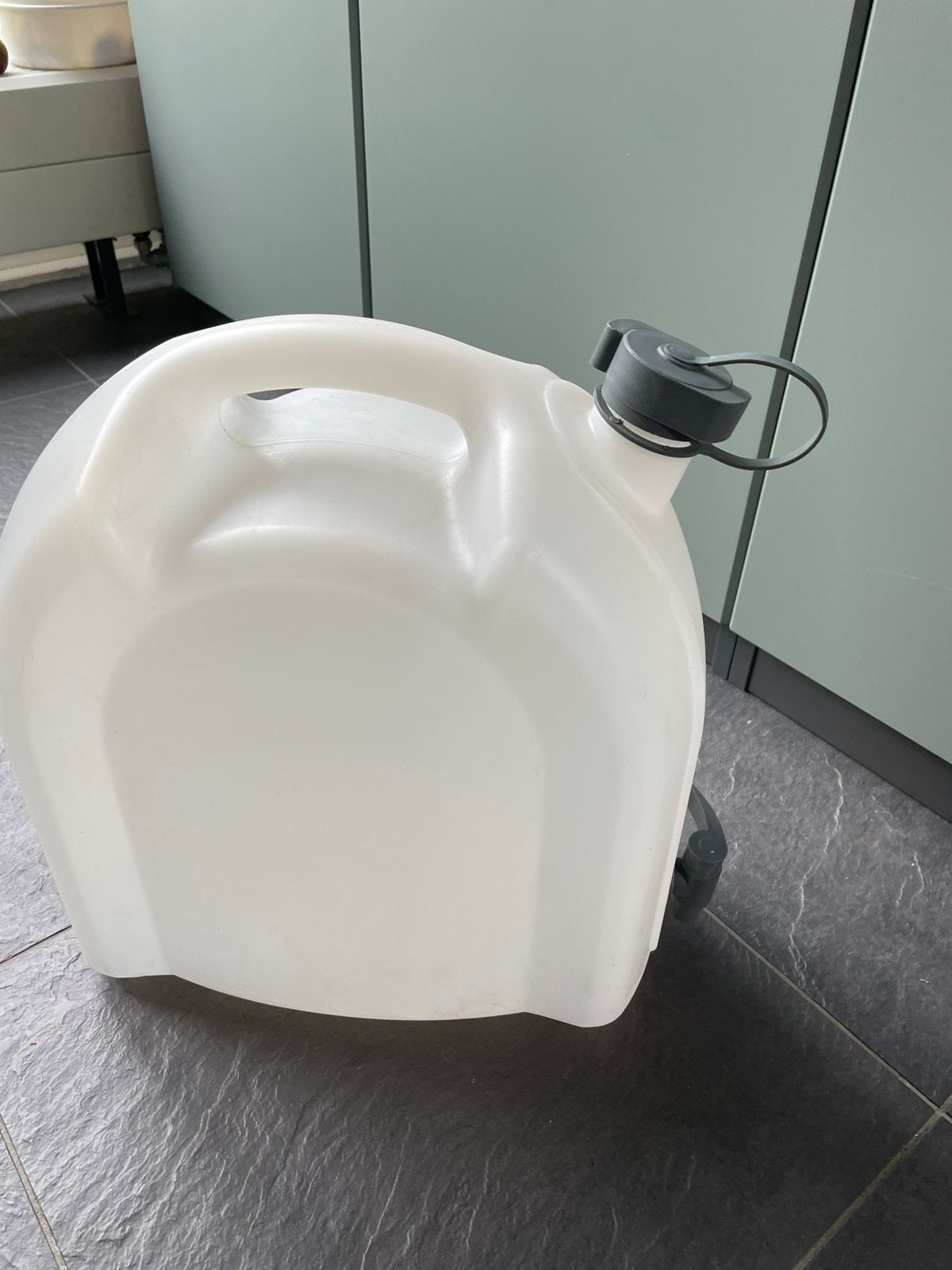 Jerrycan met kraantje 15 liter, Ophalen, Zo goed als nieuw