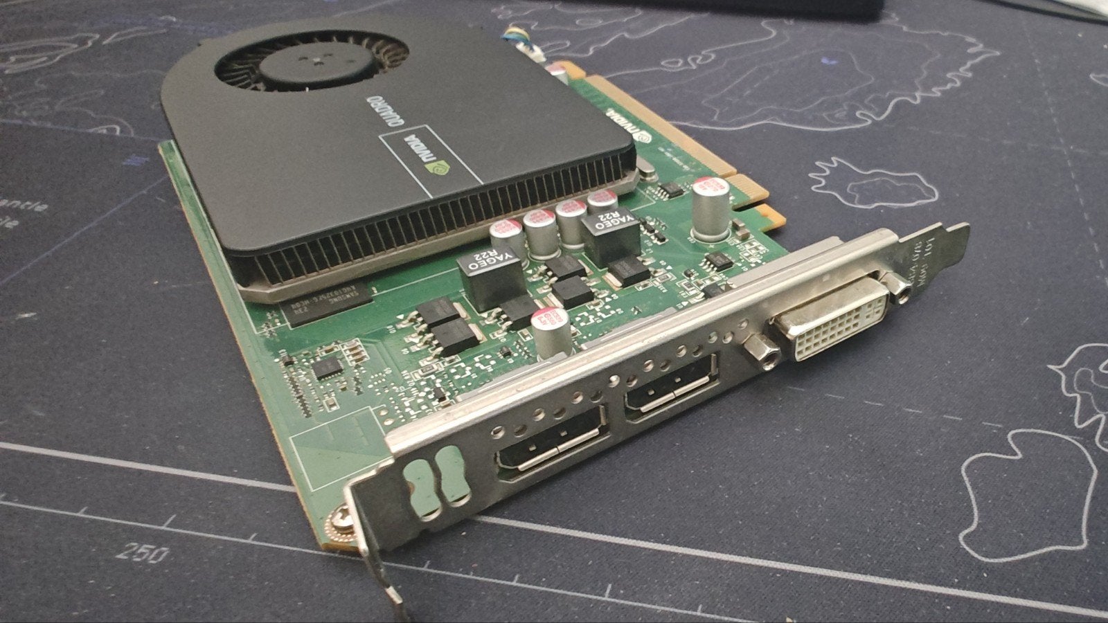 NVIDIA Quadro 2000 Grafische Kaart - Zo goed als nieuw, PCI-Express 2, GDDR3, DVI, Ophalen of Verzenden