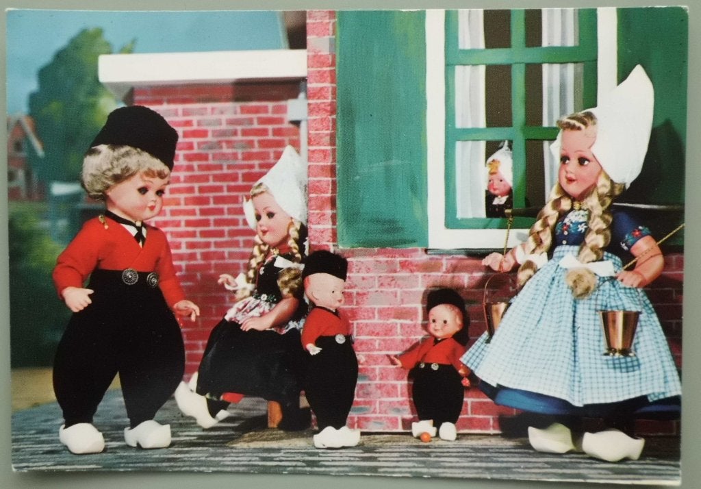 Dovina klederdracht poppen 15, Ophalen of Verzenden, 1960 tot 1980, Ongelopen, Klederdracht
