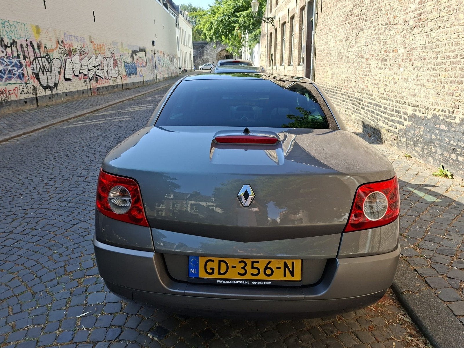 Renault Mégane Coupé-Cabriolet 2.0-16V Privilège Luxe, Auto's, 1998 cc, Cabriolet, 4 stoelen, 650 kg