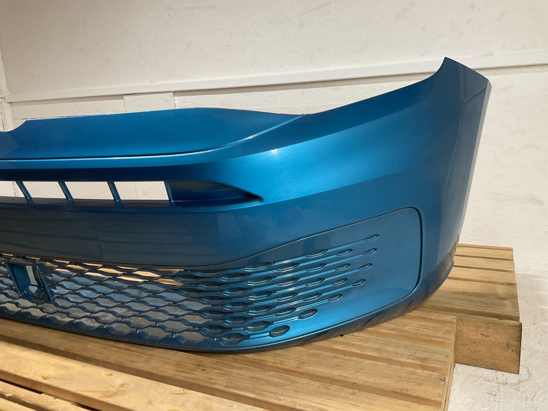 Bumper Volkswagen CADDY 2K7 2K7807221A 2021-2025 Voorbumper, Gebruikt, Volkswagen AG, Bumper, Berliner Ring 2
38440  Wolfsburg, DE