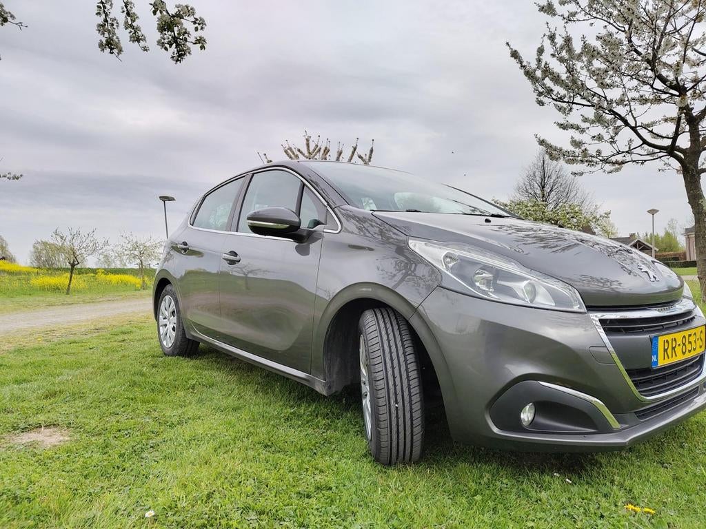 Comfortabele, zuinige Peugeot 208 1.2. 2018 Veel opties., Voorwielaandrijving, Stof, 1199 cc, 23 km/l