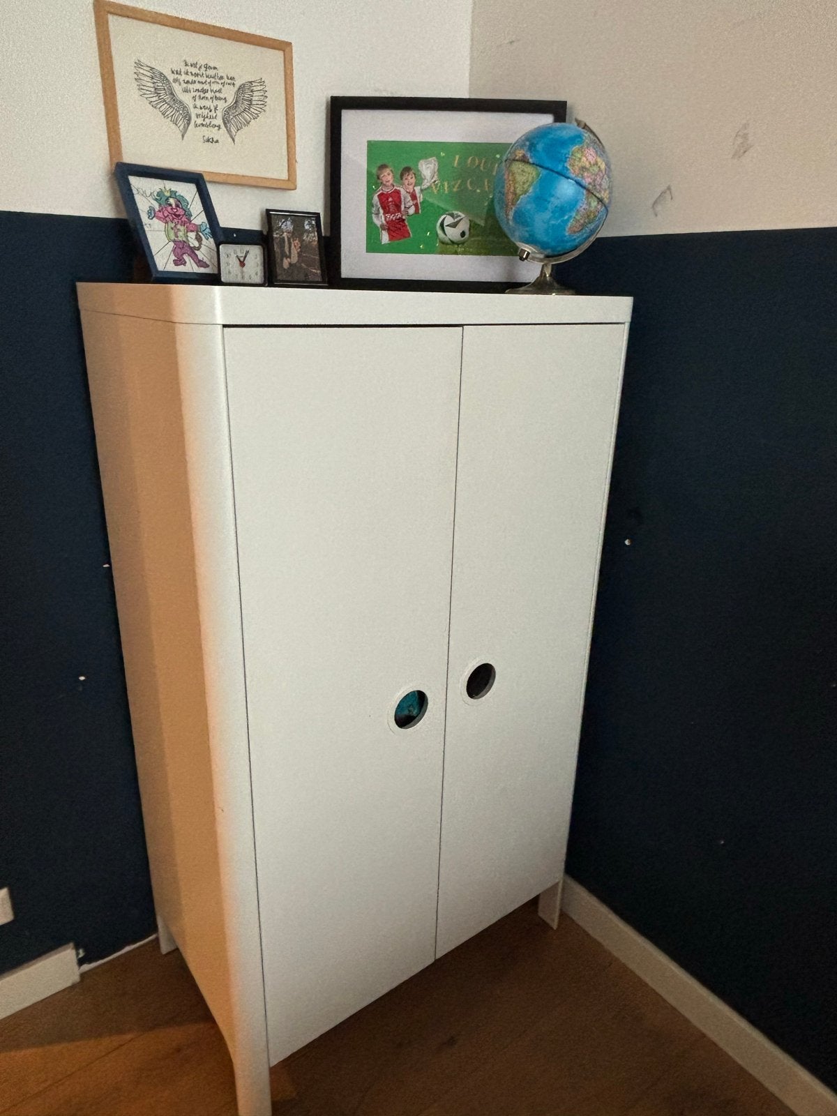 2X Witte kinder kledingkast met twee deuren (IKEA), Huis en Inrichting, Ophalen, Gebruikt, 100 tot 150 cm, 50 tot 100 cm