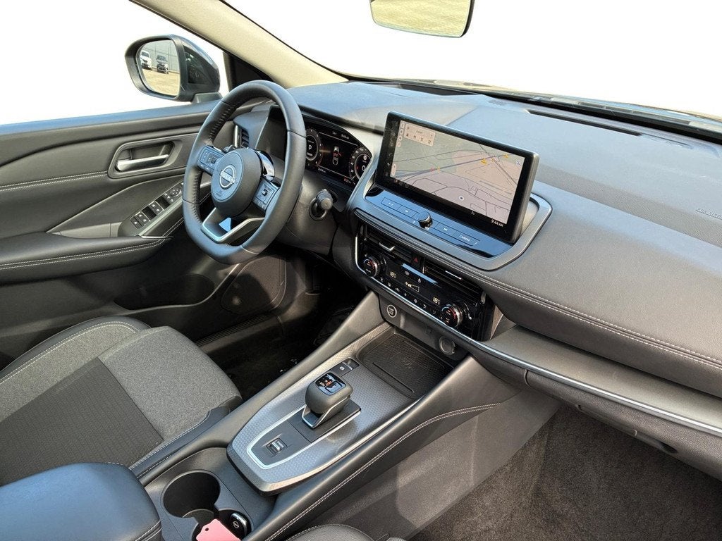 Nissan Qashqai 1.3 MHEV Xtronic N-Connecta DESIGN PACK | COL, Auto's, Nissan, 4 cilinders, Leder en Stof, Zwart, 1365 kg