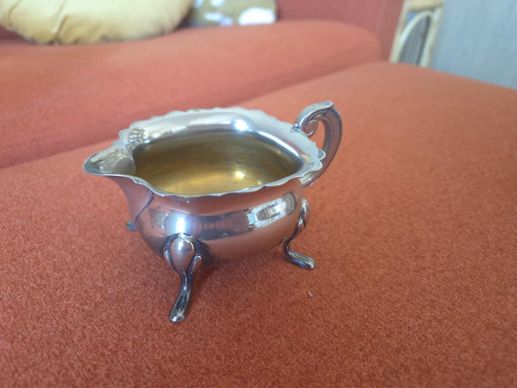 Set van antieke verzilverde melk- en suikerkannetjes, Antiek en Kunst, Antiek | Goud en Zilver, Ophalen of Verzenden, Zilver