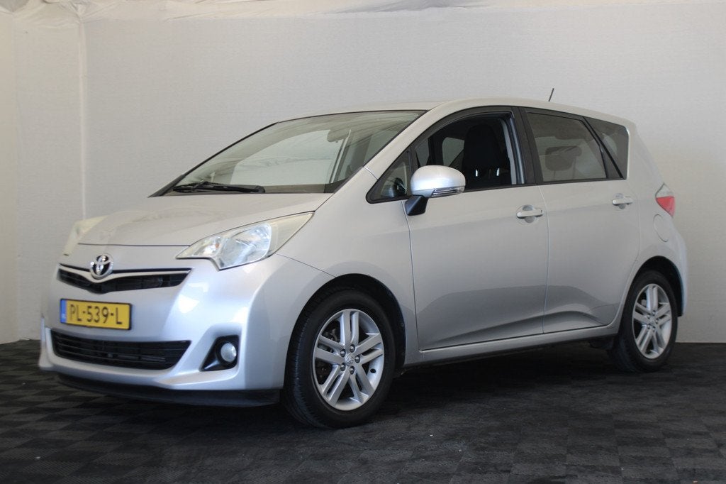 Toyota Verso-S 1.3 VVT-i Aspiration |Camera| (bj 2011), Auto's, Toyota, Bedrijf, Te koop, Verso-S, ABS, Achteruitrijcamera, Airbags