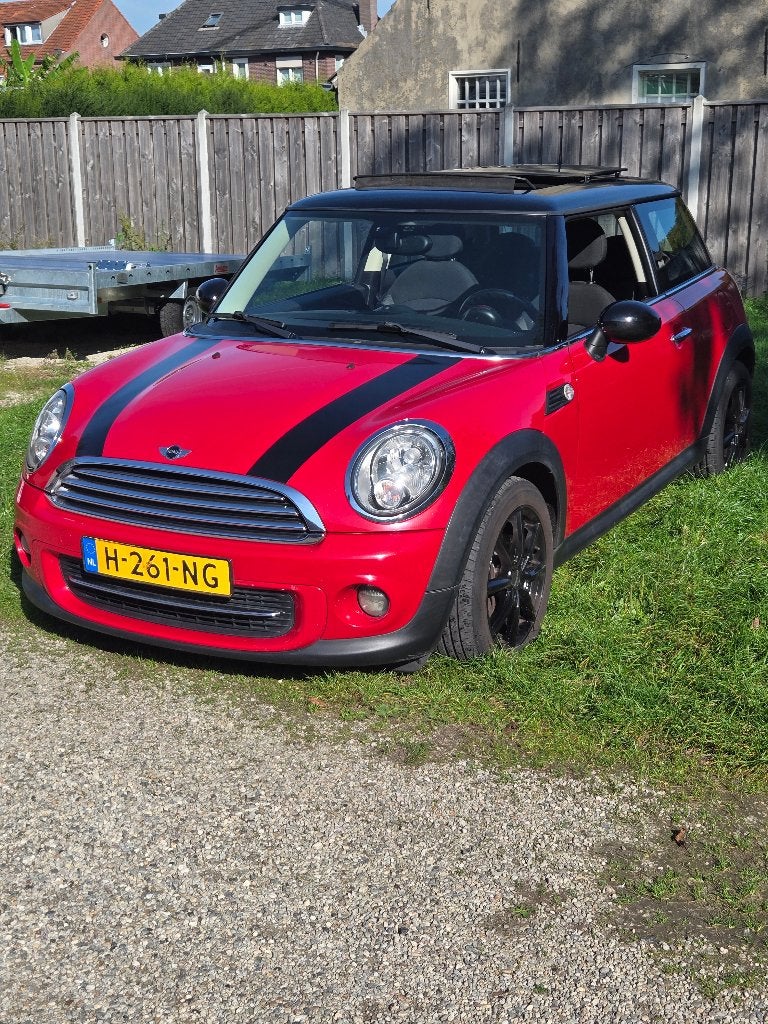 Mini Cooper 1.6, 27-07-2011 Rood/Zwart, Auto's, Voorwielaandrijving, Euro 5, 40 €/maand, Zwart