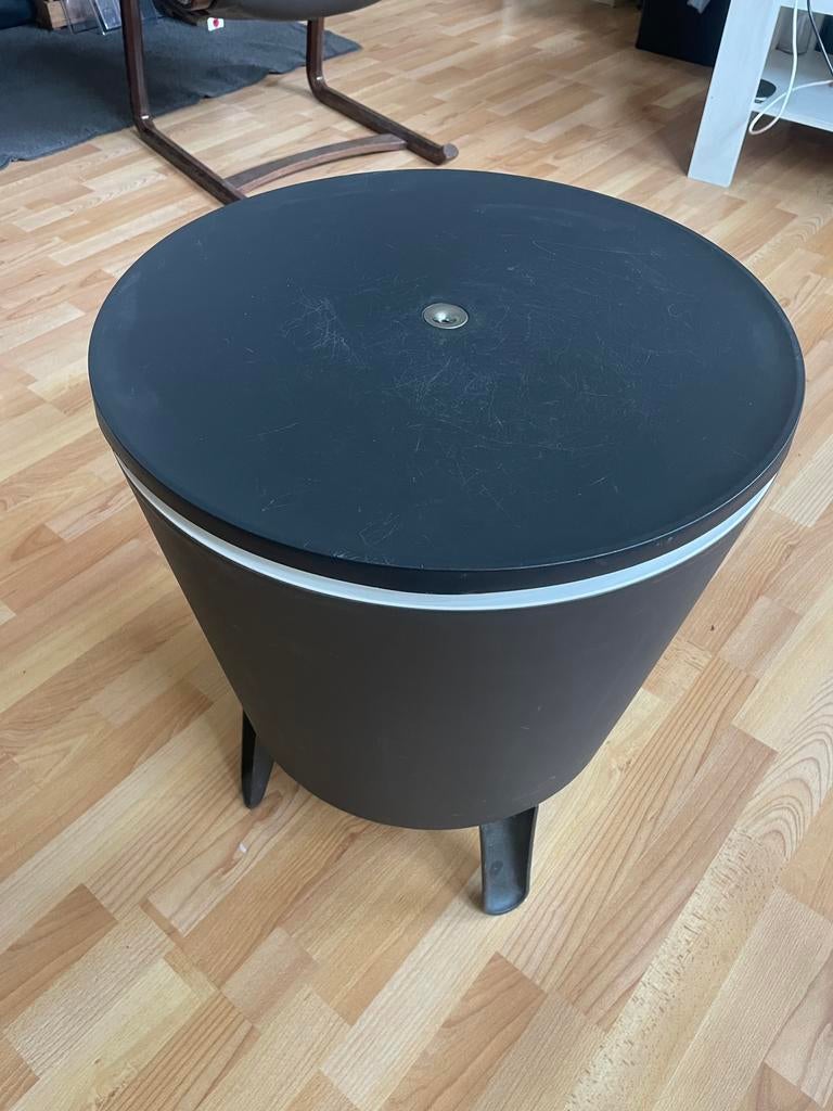 Bar table, Ophalen, Kunststof, 40 liter of meer, Zo goed als nieuw