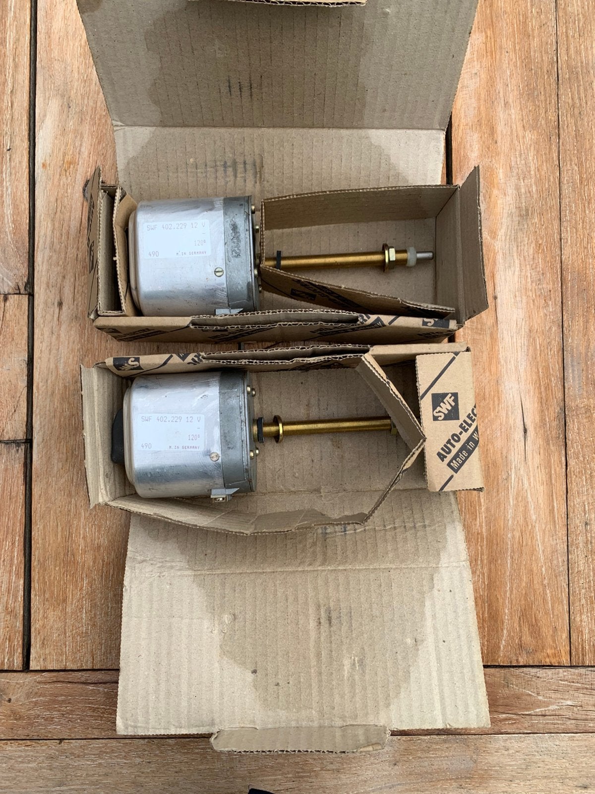 Twee sets ruitenwissermotor NOS naoorlogs 12V Dodge Jeep, Ophalen of Verzenden, Amerika