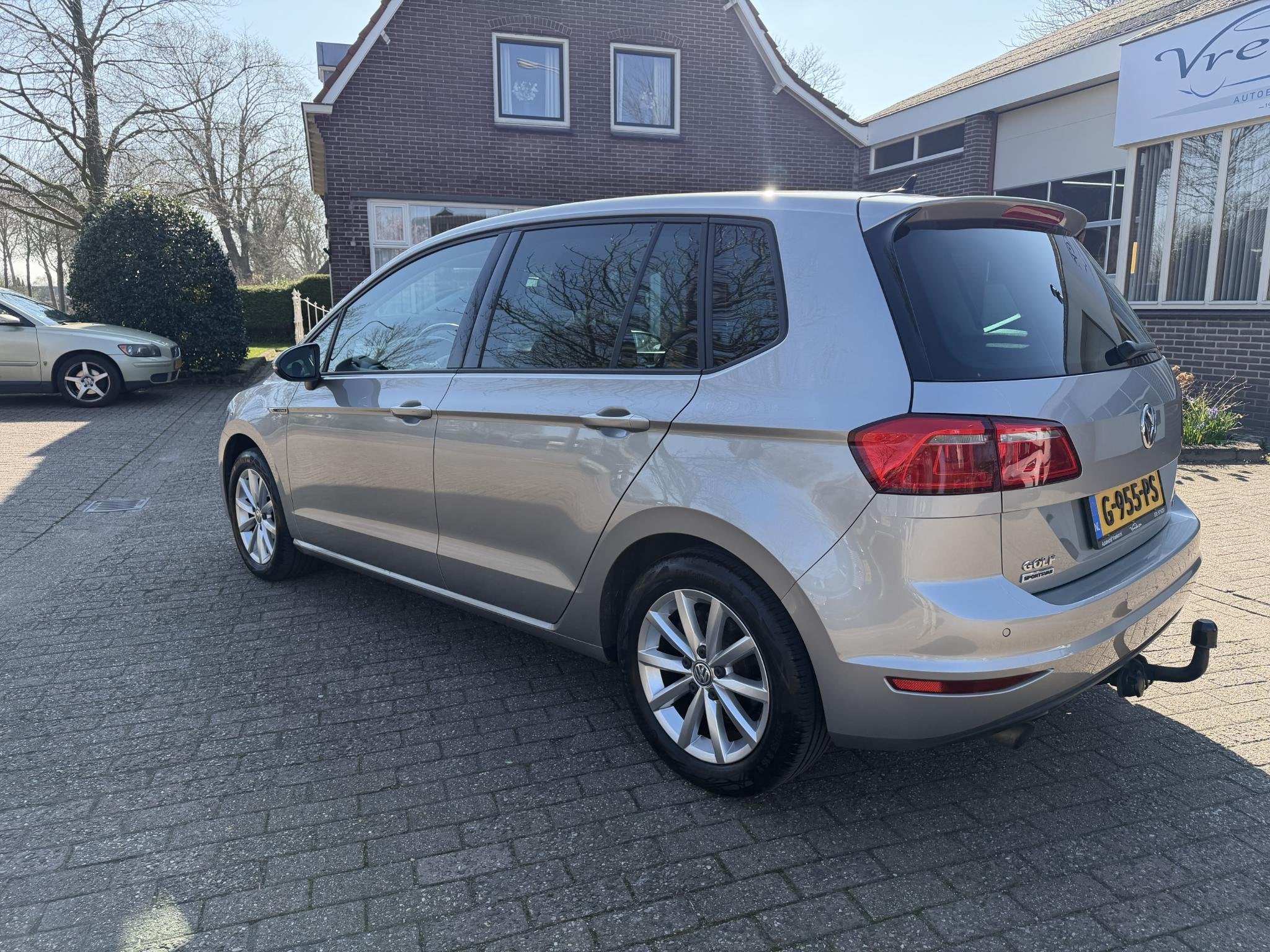Volkswagen Golf SportsVan