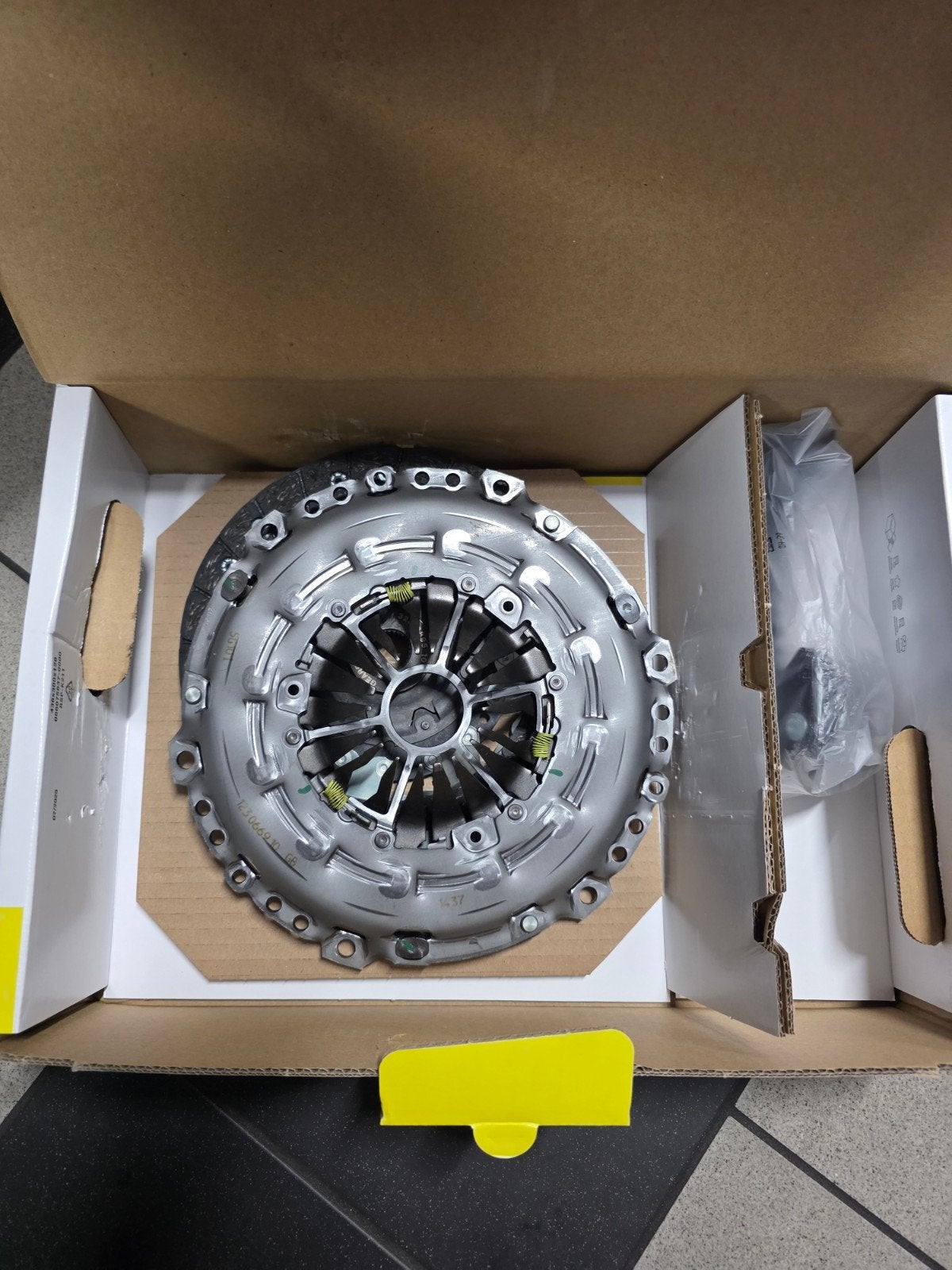 Peugot 1.2 Sachs 623 3721 33, Ophalen of Verzenden