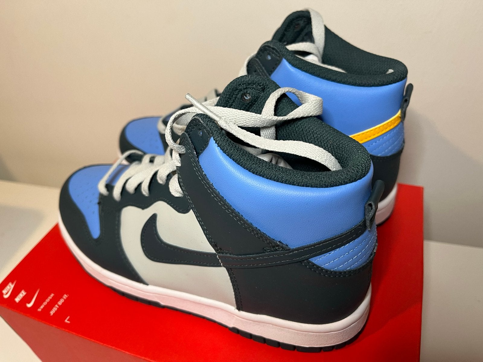 Nike Dunk High (GS) Deep Jungle University Gold, Overige kleuren, Nieuw, Ophalen of Verzenden, Sneakers of Gympen