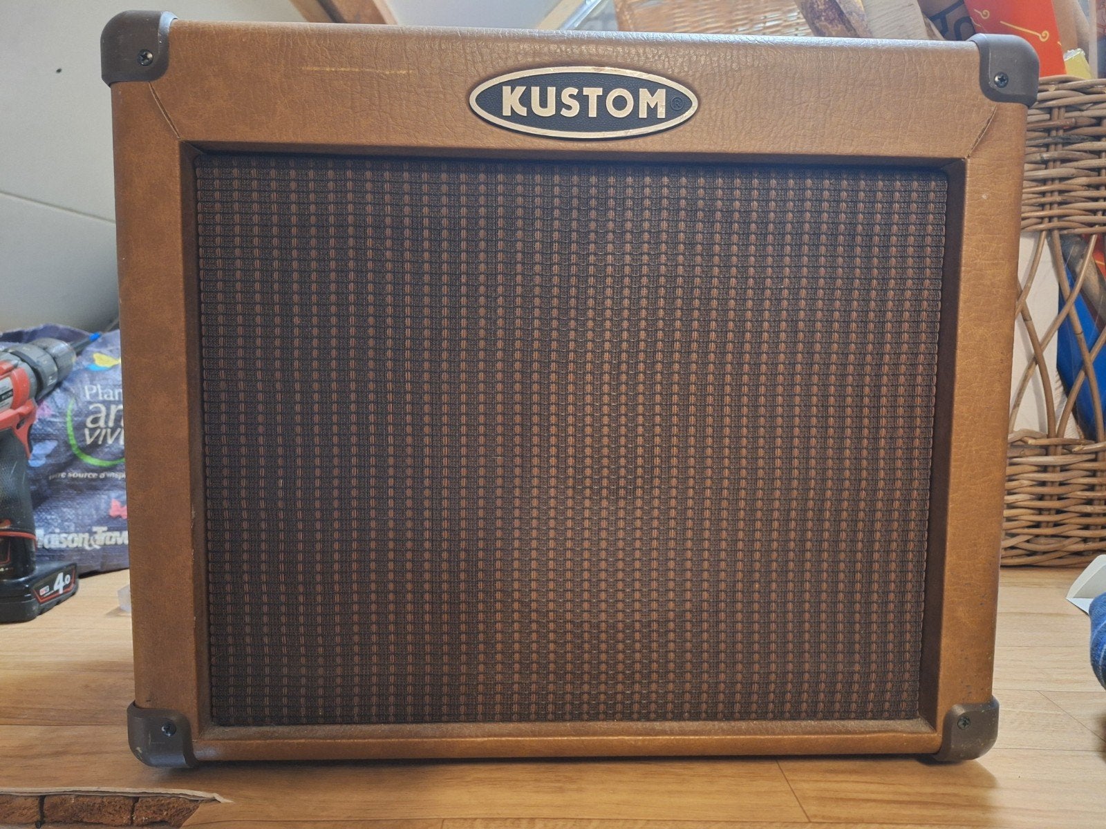1 werkende en een defecte Kustom Sienna 35 akoestische git, Muziek en Instrumenten, Ophalen of Verzenden, Gebruikt, Gitaar, Minder dan 50 watt