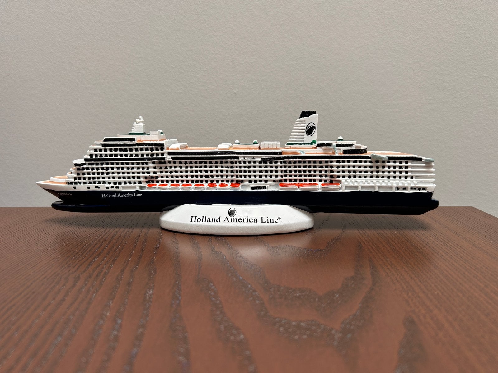 Holland America Line ms Rotterdam scheepsmodel, Hobby en Vrije tijd, Modelbouw | Boten en Schepen, Ophalen of Verzenden, Zo goed als nieuw